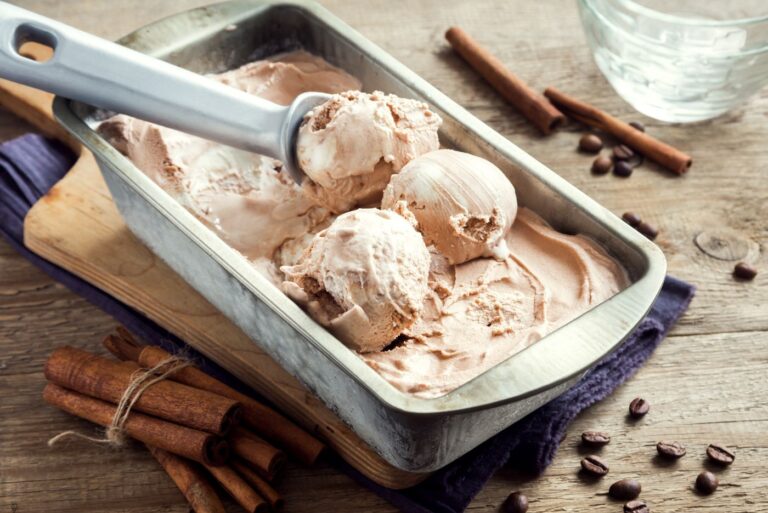 Top 8 Benefits of Gelato Cart Hire for Weddings and Parties